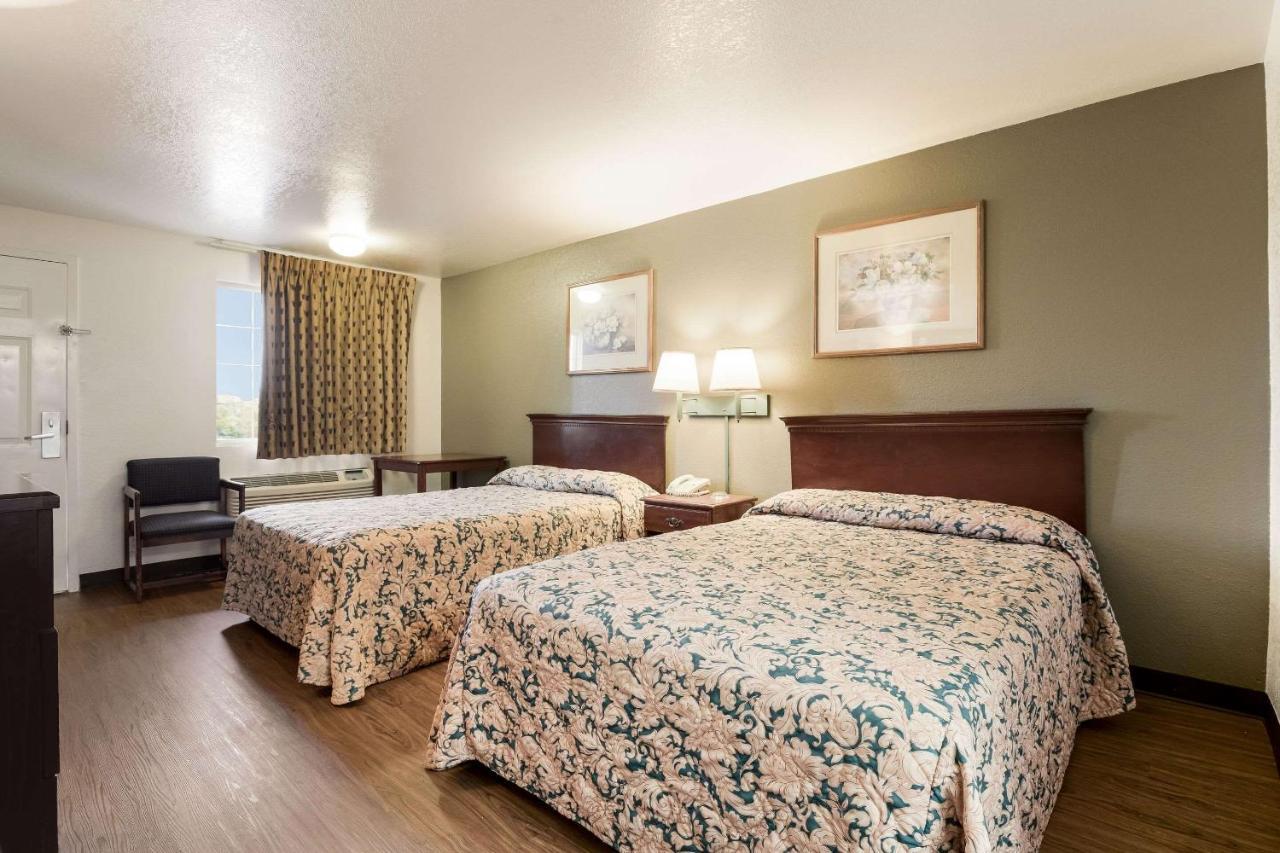 Econo Lodge Bartlesville Hwy 75 Extérieur photo
